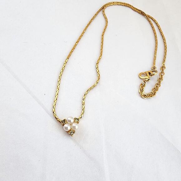 Christian Dior Gold Tone Pearl Minimalist Necklace Luxury Classic Oldmoney - Picture 1 of 9